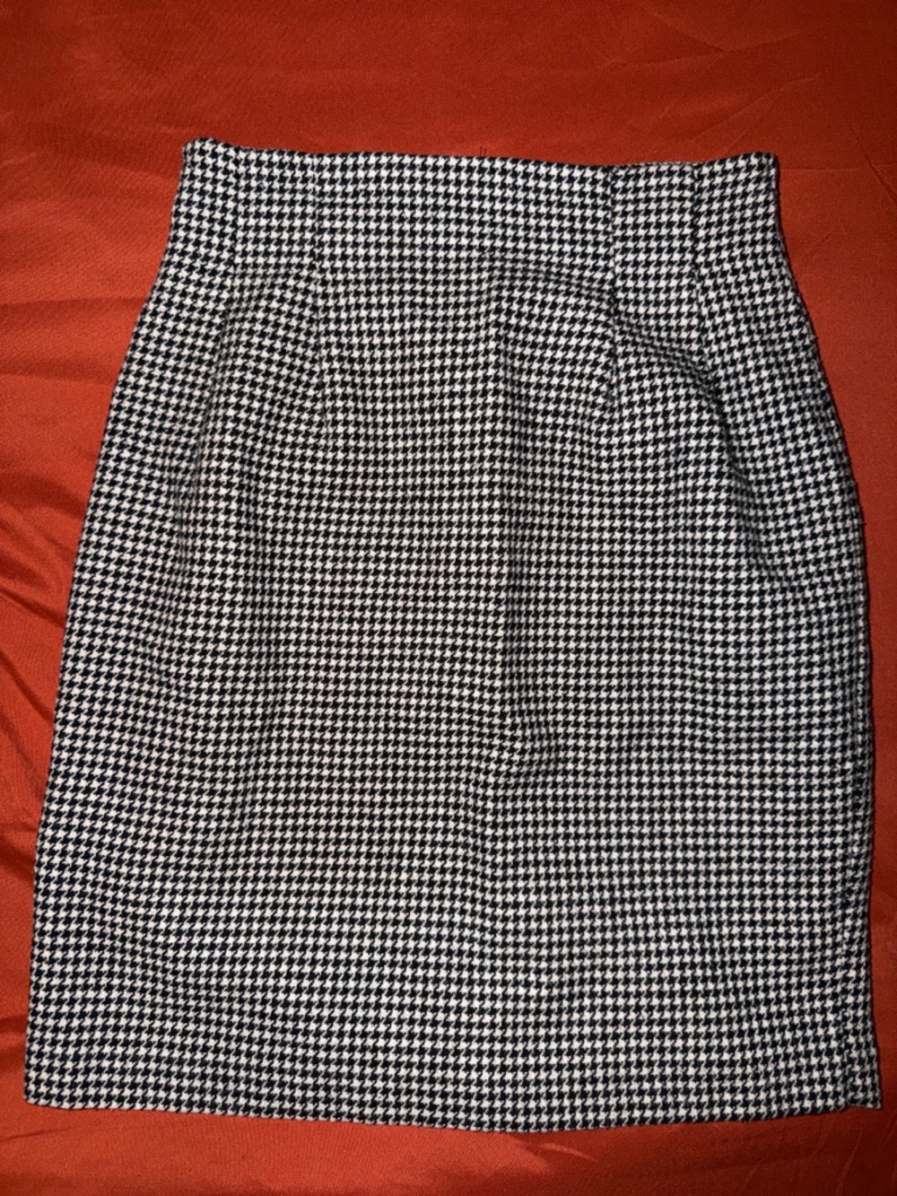 Classic Houndstooth Midi Pencil Skirt - Black & White